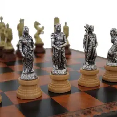 Alternative view of Schaakspel Romeinen vs Barbaren - Schaakbord, Damspel en Backgammon in Bruin/Zwart Kunstleer met Opbergruimte & Schaakstukken in Metaal en Hout