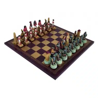 Schaakspel Romeinen vs Egyptenaren in Resin & Schaakbord in Bordeauxrood Kunstleer