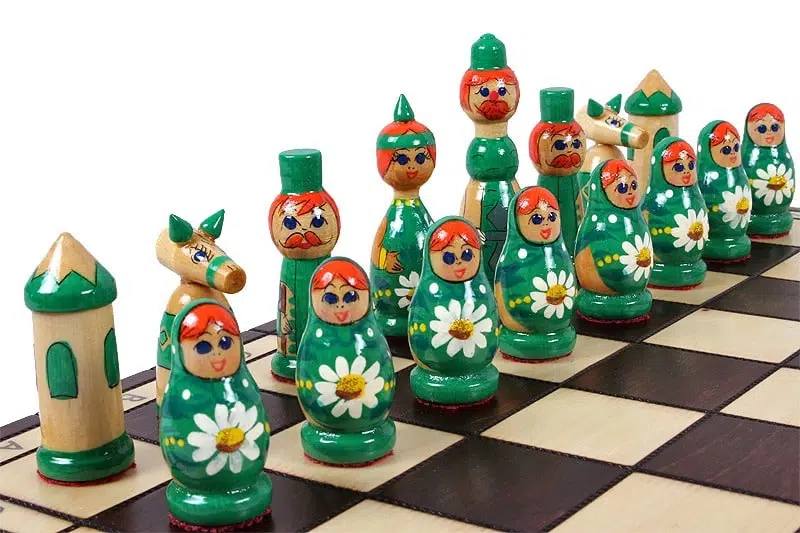 Houten Schaakspel voor Kinderen Babushka Russische Poppen Groen - Afbeelding 3