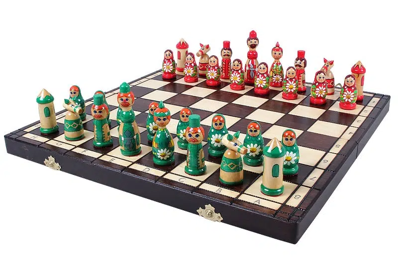 Houten Schaakspel voor Kinderen Babushka Russische Poppen Groen