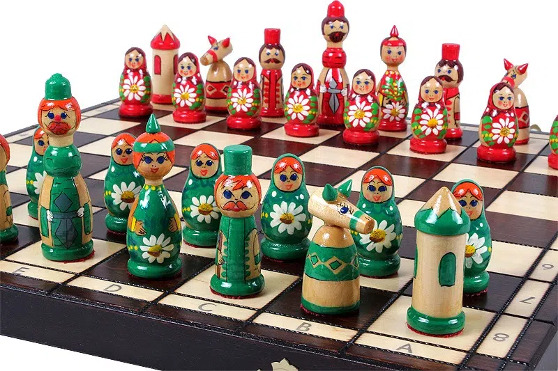 Houten Schaakspel voor Kinderen Babushka Russische Poppen Groen - Afbeelding 4