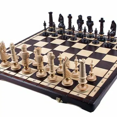 Grote Handgesneden Houten Schaakstukken met Opvouwbaar Schaakbord met Opbergruimte