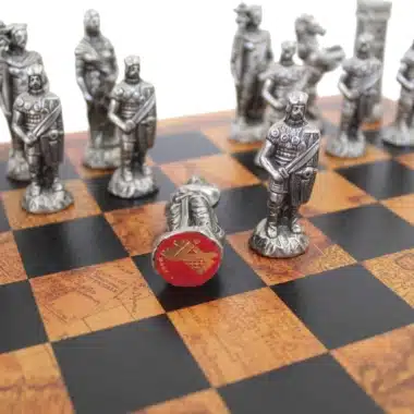 Alternative view of Schaakspel Romeinen vs Barbaren en Schaakbord in Kunstleer met Antieke Wereldkaart