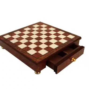 Alternative view of Staunton Schaakstukken van Verguld en Verzilverd Messing met Schaakbord met Opbergla in Hout