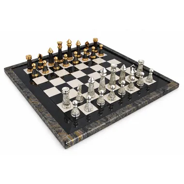Compleet schaakspel Staunton Modern XL met gouden en zilveren stukken op esdoornhouten schaakbord