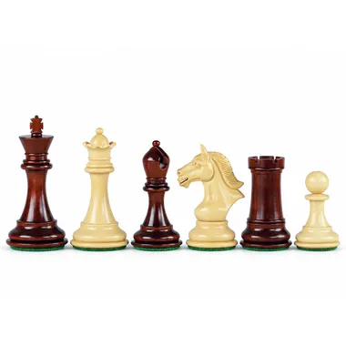 Schaakstukken van buxushout en padoek, dame, loper, paard en toren tweekleurig