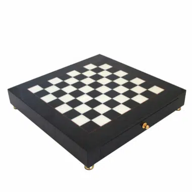 Schaakbord op Voet in Zwart en Wit Hout