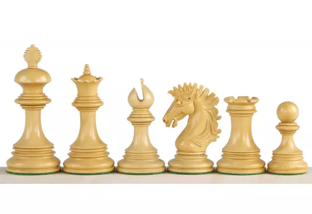 Pièces d'Échecs de Collection en Bois de Buis et Ébène