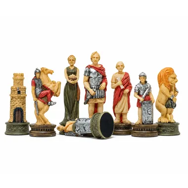 Gedetailleerde Romeinse schaakstukken: toren, paard, dame, koning en leeuw
