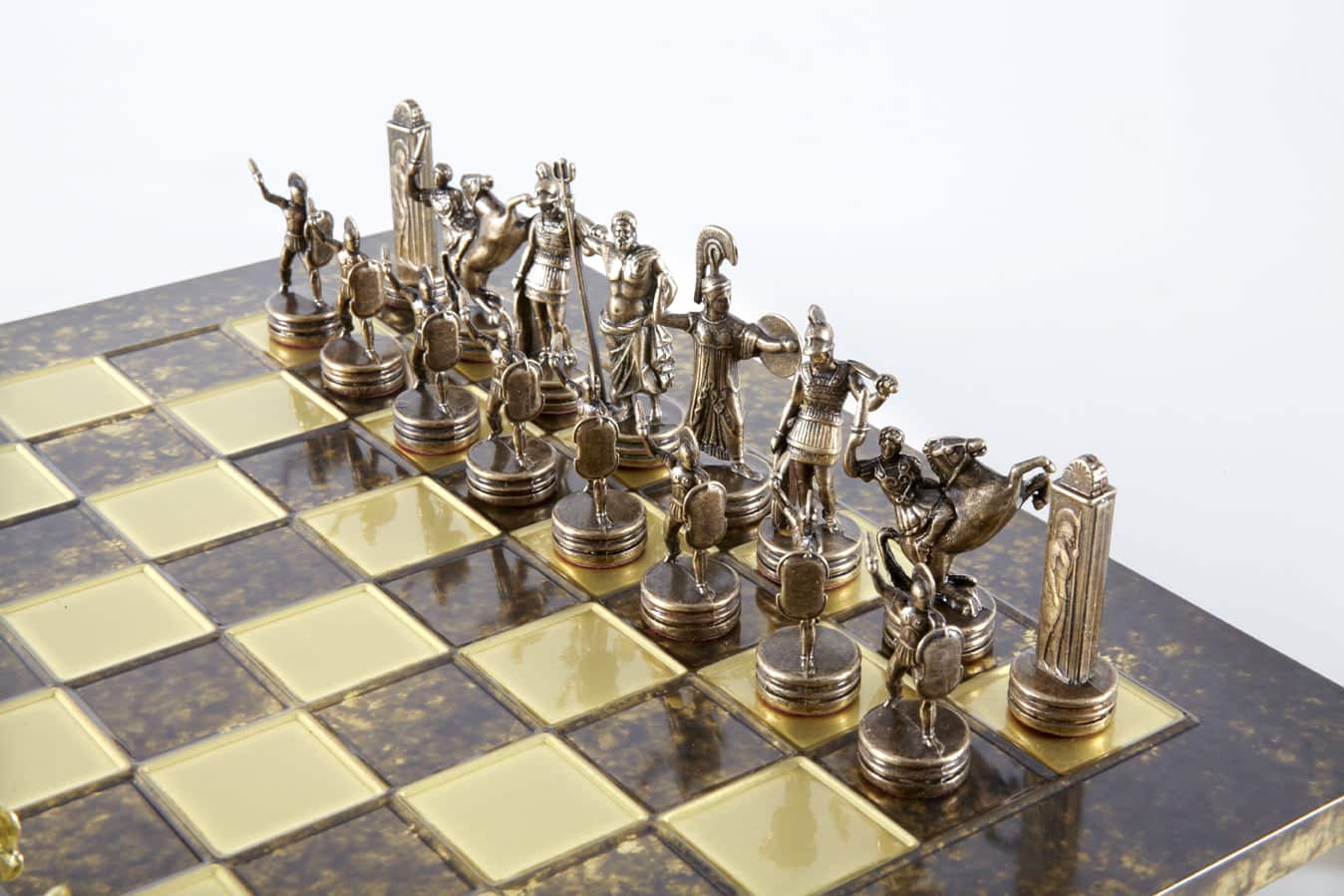 Schaakspel Griekse Mythologie met Goud & Bruine Stukken - Metalen Schaakbord 36 x 36 cm - Afbeelding 4