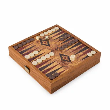 Gesloten 2-in-1 doos met backgammonbord, schijven en driehoeken