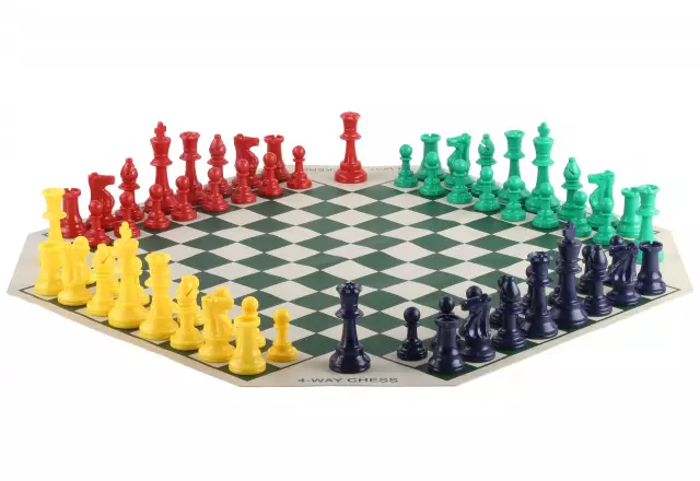 Jeu d’Echecs Multijoueurs pour Quatre – Design Interactif et Pièces Colorées Uniques