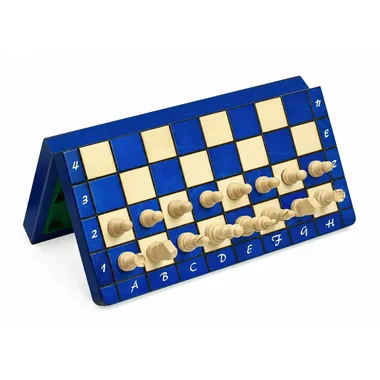 Opvouwbaar schaakbord in blauw en ivoor, bovenaanzicht van genummerde velden
