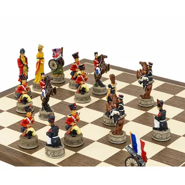 Schaakstukken Slag bij Waterloo, detail van Franse en Britse soldaten