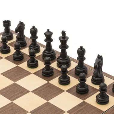 Ensemble d’Echecs Emerald – Pièces Staunton en Bois de Buis et Echiquier Pliable en Bois de Noyer et Erable