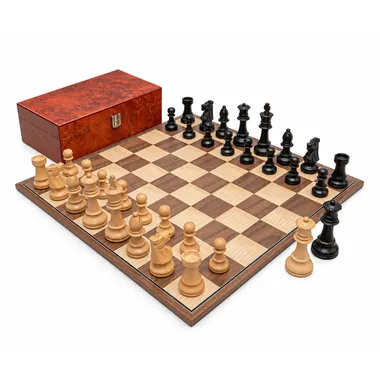 Compleet Staunton Conquest schaakspel met inklapbaar bord en gevlamde houten kist
