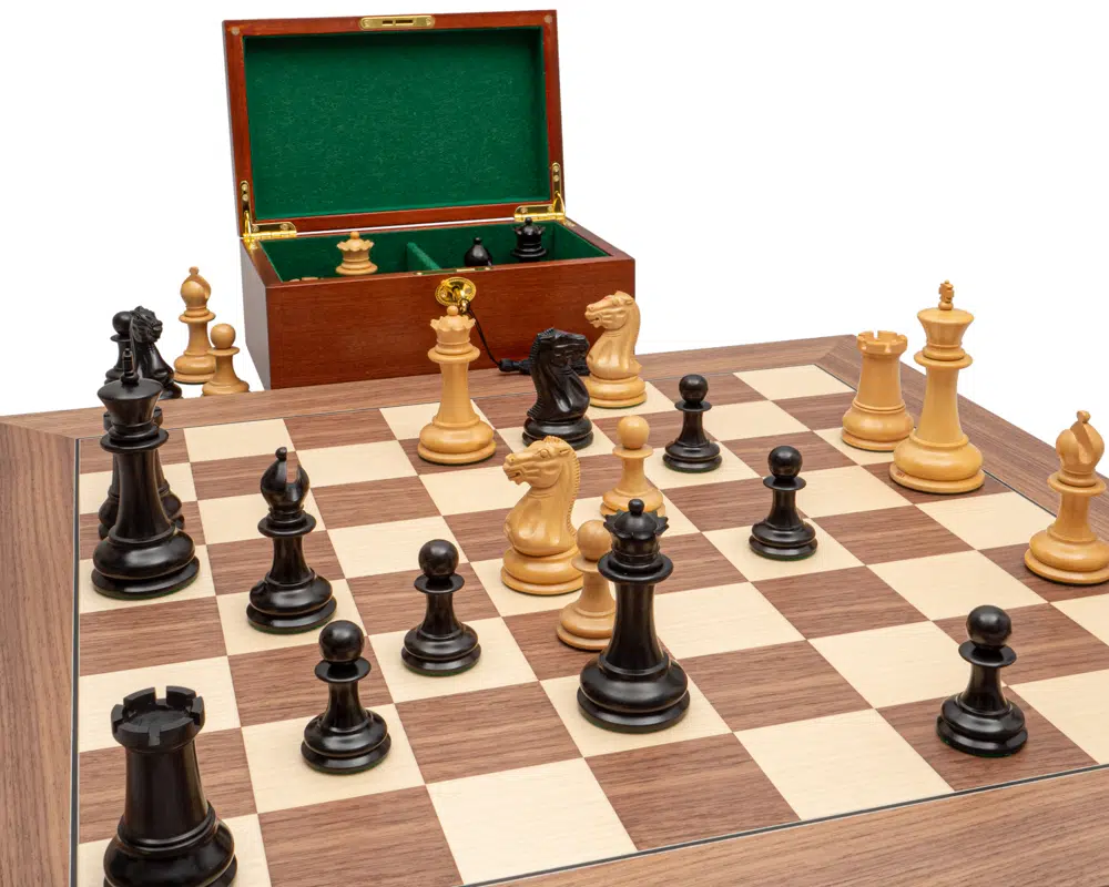 Jeu d’Échecs Staunton 1851 de Luxe en Ébène et Buis avec Échiquier de 60 cm et Coffret en Acajou – Roi 11 cm