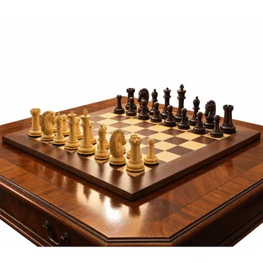 Een schaakspel Sheffield Knight Palissander in een warme en elegante sfeer