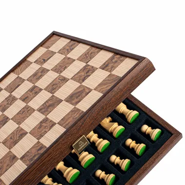 Opbergkist van het schaakspel Notenhout 40x40 cm met zorgvuldig opgeborgen stukken - Le Palais Des Echecs